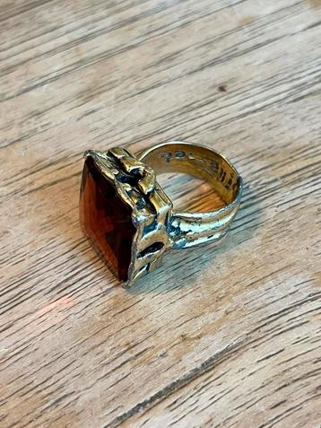 Ring. Vintage antiek (?) met steen. Zegelring.  beschikbaar voor biedingen