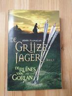 Boek - De Grijze Jager - Boek 1 De Ruïnes van Gorlan, Gelezen, Ophalen of Verzenden