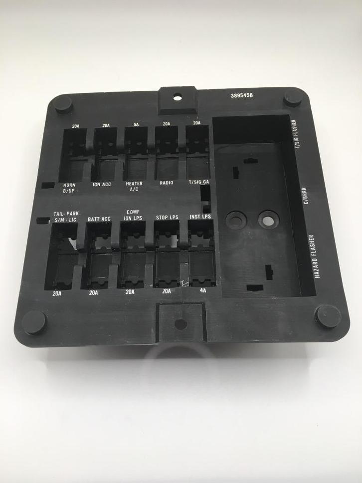 Te koop Zekeringskast 76-77 Dodge w200 d200 ramcharger, Auto diversen, Overige Auto diversen, Ophalen of Verzenden