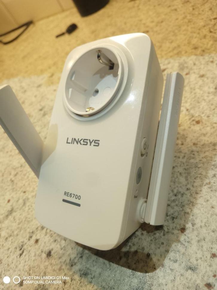 RE6700 WiFi 5 dual band versterker extender repeater, Computers en Software, WiFi-versterkers, Zo goed als nieuw, Ophalen of Verzenden