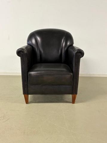 Engelse Clubfauteuil in zwart / antraciet rundleder beschikbaar voor biedingen