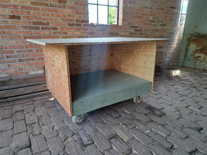 Goede, stevige houten verrijdbare werkbank/ werktafel!, Doe-het-zelf en Verbouw, Werkbanken, Gebruikt, 120 tot 170 cm, Ophalen