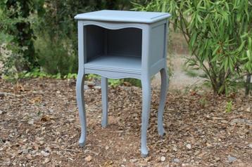 Brocante - Warme kleine nachtkastjes! beschikbaar voor biedingen