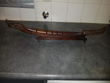 Maori oorlogs kano beschikbaar voor biedingen