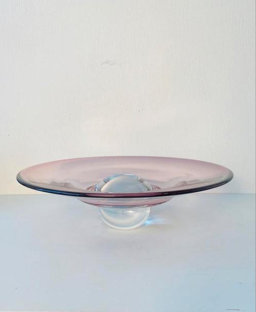Glazen jaren 70 schaal Jaroslav Wasserbauer, Huis en Inrichting, Woonaccessoires | Schalen en Manden, Gebruikt, Schaal, Rond, Glas
