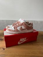Nike dunk low rose whisper, Ophalen of Verzenden, Nieuw, Roze, Sneakers of Gympen