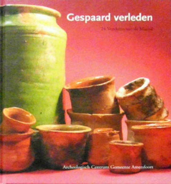 Gespaard verleden. Vierentwintig vondsten van de maand, Boeken, Kunst en Cultuur | Beeldend, Zo goed als nieuw, Ophalen of Verzenden