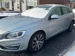 Volvo V60 D6 215pk Plug-in Hybrid Grijs *** AIRCOPOMP VV ***, Auto's, Volvo, Automaat, 1800 kg, Zwart, Lichtsensor