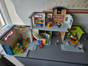 Playmobil school 9453 + gymzaal 9454 beschikbaar voor biedingen