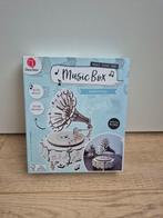 DIY Houten Gramophone Miniatuur/ " music box ", Hobby en Vrije tijd, Ophalen, Nieuw, Overige typen