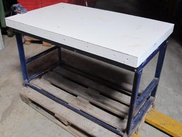 Werkbank met bankschroef, 122x73x76 cm, stalen dekblad beschikbaar voor biedingen