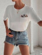 Shirt met bloemen uit borstzakje maat S, Kleding | Dames, T-shirts, Ophalen of Verzenden, Zo goed als nieuw, Korte mouw
