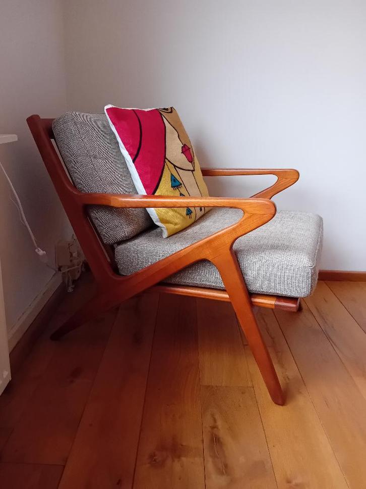 Modern-Retro Houten Fauteuil, Huis en Inrichting, Fauteuils, Zo goed als nieuw, Hout, Stof, 50 tot 75 cm, Minder dan 75 cm, Ophalen