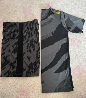 Voetbalset Dutchy Maat 140 beschikbaar voor biedingen