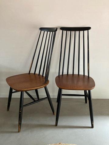 Set van twee Mid Century Tapiovaara spijlenstoelen beschikbaar voor biedingen