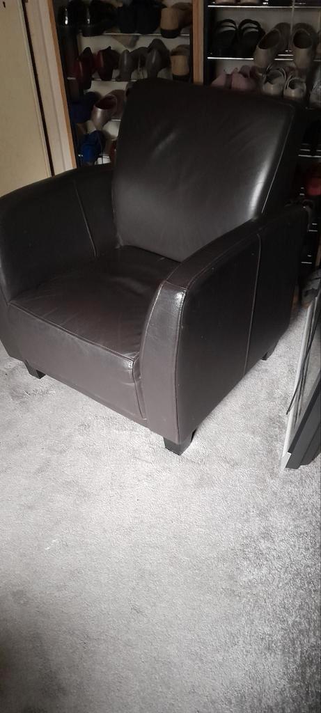 Donkerbruine leren fauteuil - Zit heerlijk!, Huis en Inrichting, Fauteuils, Gebruikt, Leer, 75 tot 100 cm, 75 tot 100 cm, Ophalen