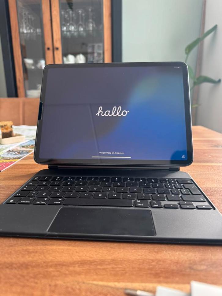 iPad Pro 11” 2020 128GB SpaceGrey als nieuw incl.Magic Keyb., Computers en Software, Apple iPads, Zo goed als nieuw, Apple iPad Pro