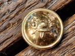 oude goudkleurige brandweerknop, nieuwstaat, jaren 50-60, Antiek en Kunst, Curiosa en Brocante, Ophalen of Verzenden