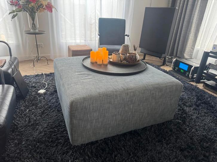 Macazz hocker 100x100 - Luxury Living Amsterdam, Huis en Inrichting, Stoffering | Vloerbedekking, Zo goed als nieuw, Overige typen