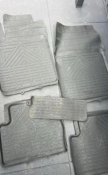 Automatten set afkomstig renault clio beschikbaar voor biedingen