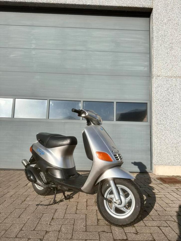 Zip type 50cc 2 takt, Fietsen en Brommers, Scooters | Piaggio, Zo goed als nieuw, Overige modellen, Maximaal 45 km/u, Tweetakt