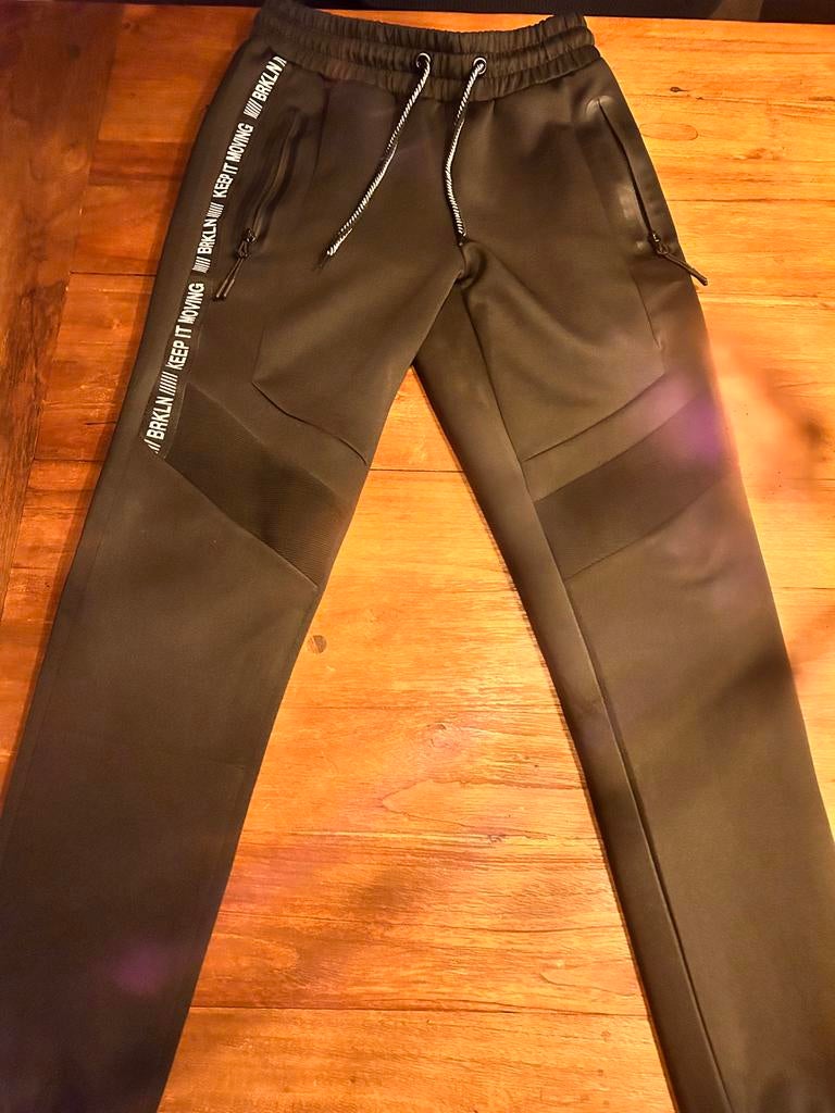 Chapter Young Joggingbroek Maat 146/152, Verzenden, Zo goed als nieuw, Jongen, Broek