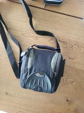 Camera tas LowePro Apex 100AW Black beschikbaar voor biedingen