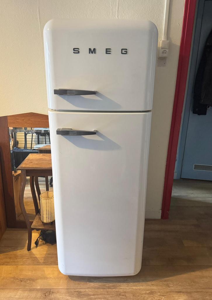 Iconische SMEG koelkast + vriezer | Mooie deal, Witgoed en Apparatuur, Koelkasten en IJskasten, Gebruikt, Met aparte vriezer, 200 liter of meer