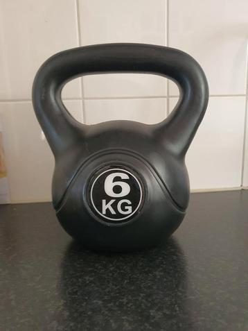 Kettlebell 6 kg en Gym Ball 65 cm beschikbaar voor biedingen