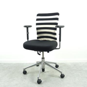Vitra T-Chair bureaustoel | Zwart | Wit gestoffeerd beschikbaar voor biedingen