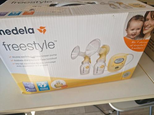 Freestyle Medela, dubbele borstkolf met alle toebehoren, Kinderen en Baby's, Babyvoeding en Toebehoren, Zo goed als nieuw, Borstkolf