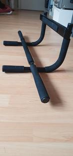 Pull up bar - optrekstang deurpost, Sport en Fitness, Fitnessmaterialen, Ophalen, Zo goed als nieuw, Buik, Oprekstang