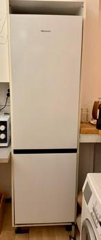 Hisense koelkast in uitstekende staat, Ophalen, 200 liter of meer, Met aparte vriezer, 160 cm of meer