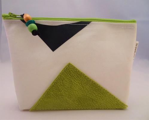 Etui Green, etui of toilettas van zeildoek, Sieraden, Tassen en Uiterlijk, Toilettassen, Nieuw, Dame, Groen, Ophalen of Verzenden