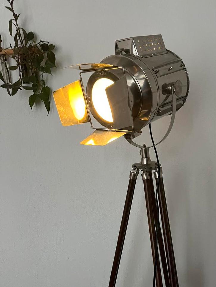 Vintage Stage Spotlight Floor Lamp - Director's Tripod Light, Huis en Inrichting, Lampen | Vloerlampen, Gebruikt, 150 tot 200 cm