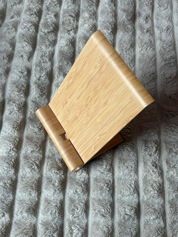 Telefoonstandaard IKEA beschikbaar voor biedingen