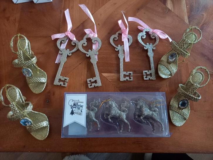 Kersthanger goud glitter hakken unicorn keys, Diversen, Kerst, Zo goed als nieuw, Ophalen of Verzenden