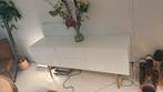Wit kastje merk ZUIVER, houten pootjes, Huis en Inrichting, Bureaus, Ophalen of Verzenden, Gebruikt