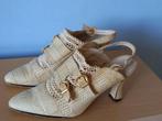 Beige leer pumps, maat 37, Beige, Ophalen of Verzenden, Schoenen met hoge hakken, Enriko