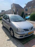 Nissan Almera Tino 1.8 AUT 2004 Grijs, Auto's, Nissan, 65 €/maand, Stof, 1250 kg, Zwart