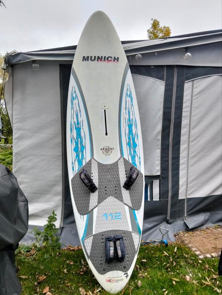 Munich Madd twinser 112 ltr en 162 ltr, Watersport en Boten, Windsurfen, Gebruikt, Plank, 250 tot 300 cm, Met vin(nen), Ophalen of Verzenden