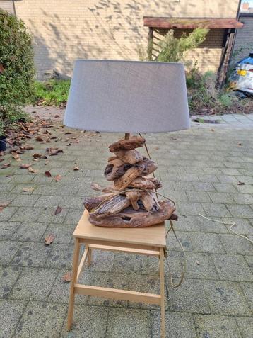 Schemerlamp beschikbaar voor biedingen
