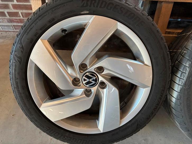 ZGAN 17 inch Zomerset Golf GTE BRIDGESTONE 225/45/17, Auto-onderdelen, Banden en Velgen, Banden en Velgen, Zomerbanden, 17 inch
