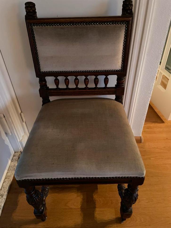 ‘Antieke’ Eetkamerstoelen  met Leeuwenkoppen, Antiek en Kunst, Antiek | Meubels | Stoelen en Banken, Ophalen