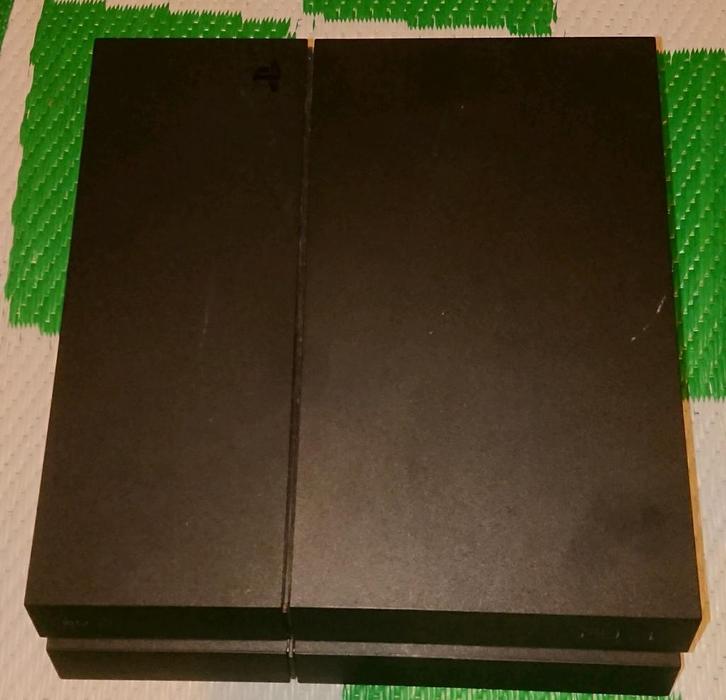 PS4 1TB (defect) (Controller wilt niet synchroniseren), Spelcomputers en Games, Spelcomputers | Sony PlayStation 4, Gebruikt, Original