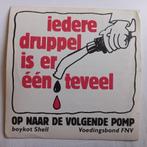 Oude sticker.  iedere druppel is er een teveel.  Boycot SHEL, Verzamelen, Ophalen of Verzenden, Zo goed als nieuw, Overige typen