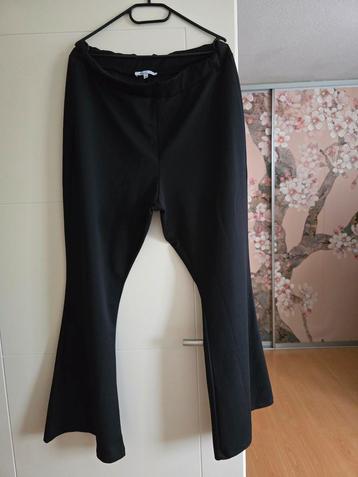 Miss Etam plus maat 46 , 1x gedragen flared broek zwart beschikbaar voor biedingen