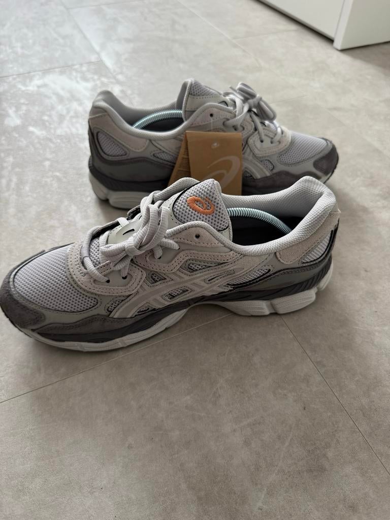 ASICS Gel NYC Maat 42 - Nieuw met doos, Sport en Fitness, Loopsport en Atletiek, Hardloopschoenen, Nieuw, Ophalen of Verzenden