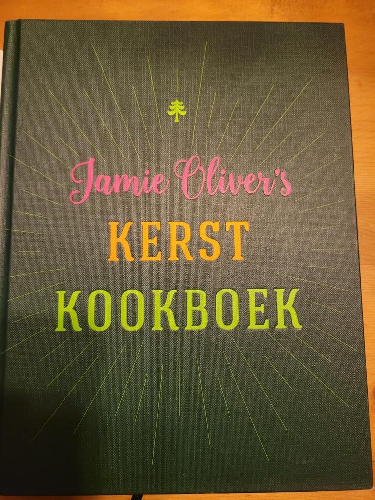 Jamie Oliver - Jamie Oliver's kerstkookboek, Boeken, Kookboeken, Hoofdgerechten, Ophalen of Verzenden, Zo goed als nieuw, Jamie Oliver