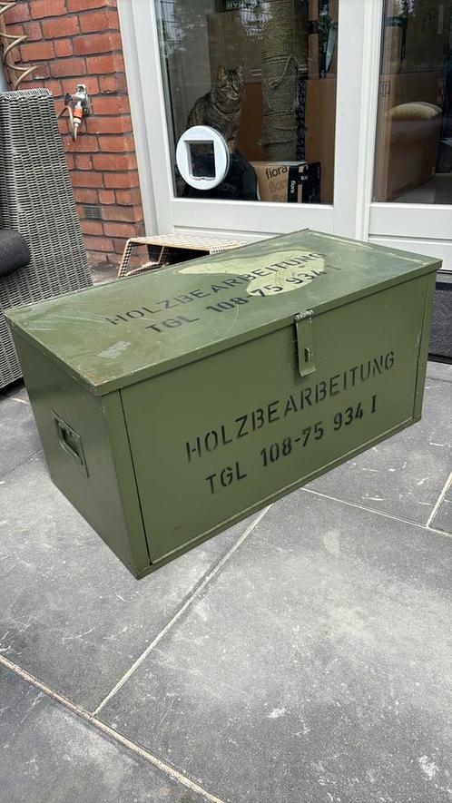 Grote vintage metalen opbergkist legergroen, Huis en Inrichting, Woonaccessoires | Kisten, Gebruikt, Minder dan 50 cm, 75 tot 100 cm